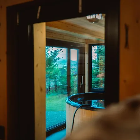 Maly & Panorama 木屋 利波瓦